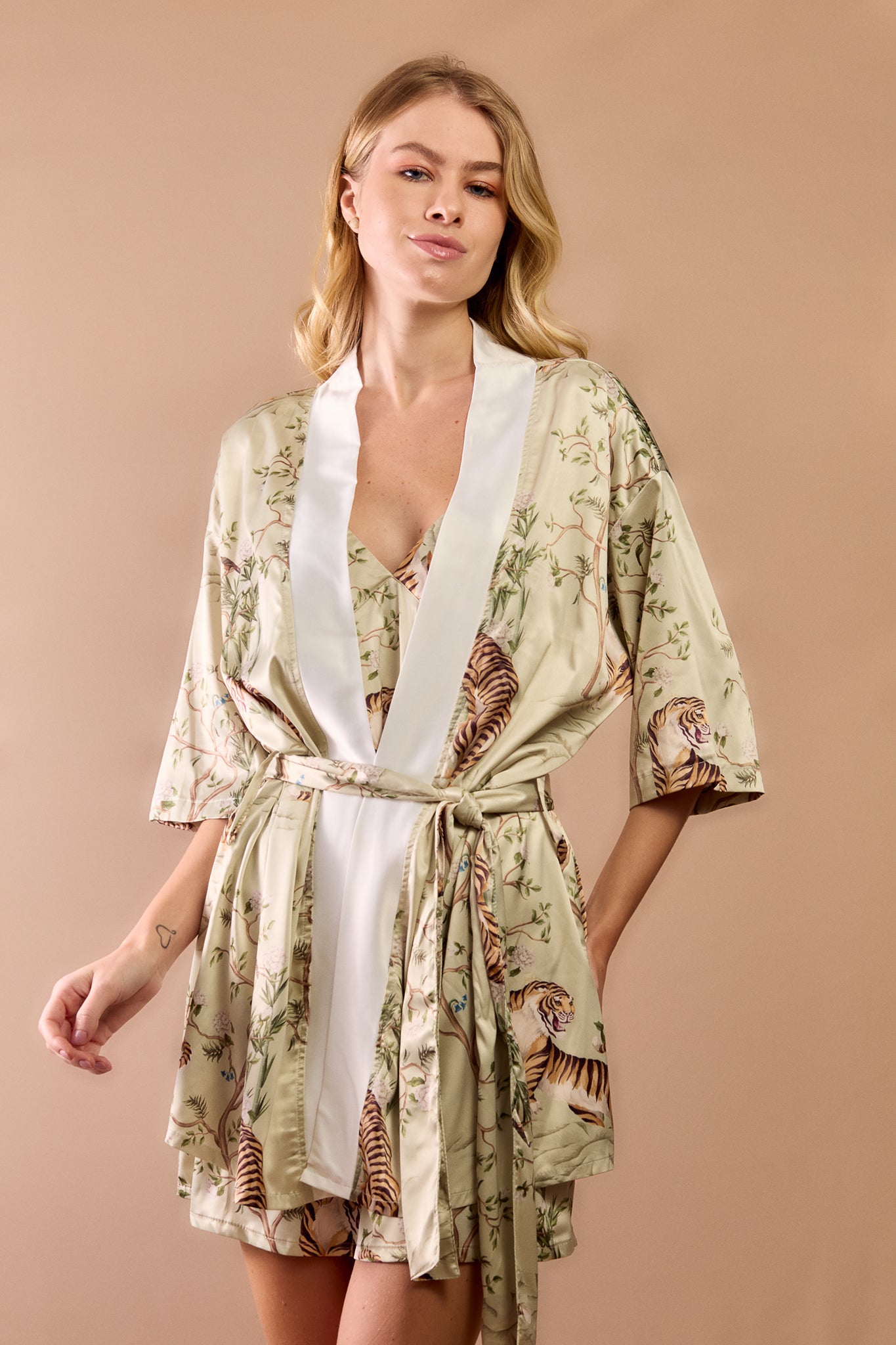 Robe Satin Wild